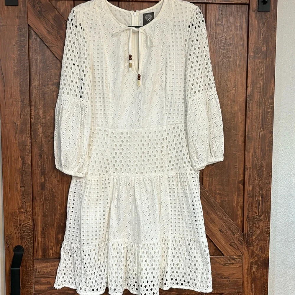 Vince Camuto white beautiful dress,like new - Picture 1 of 7